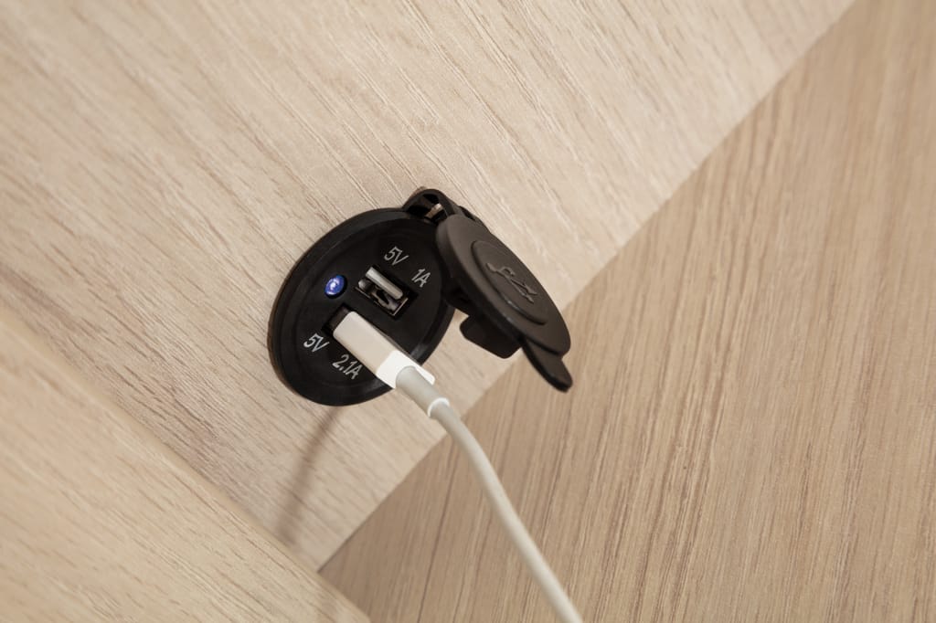 Expedtion-68-332-RGB-LOW-RES | 365 Camper Hire USB ports