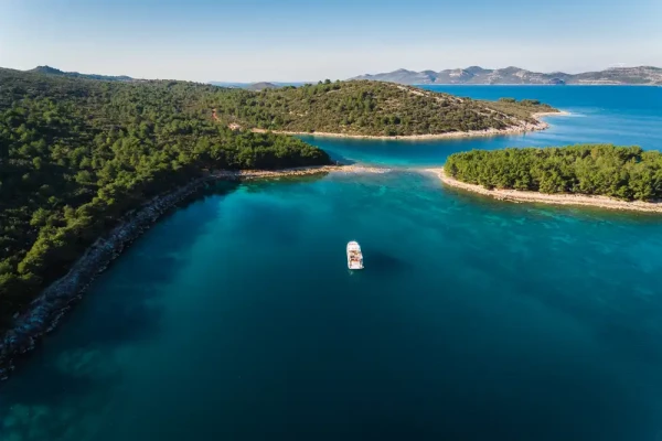 White sand beach near Zadar | 365Camperhire.co.uk White sand beach near Zadar