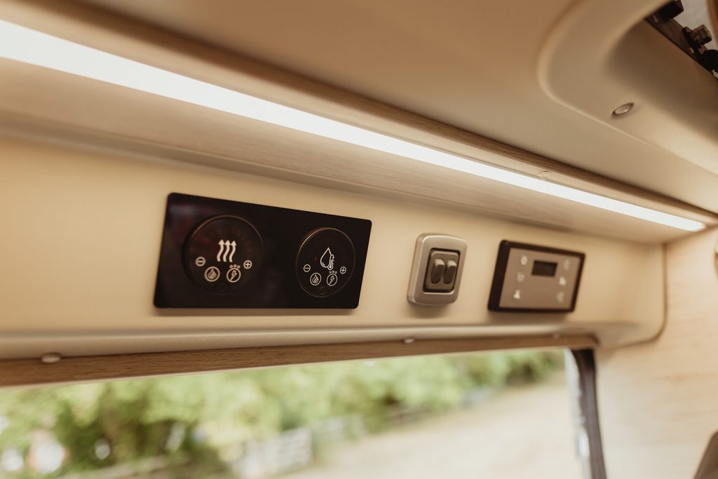 Expedition 67 Automatic from 365camperhire.co.uk Heating / Water