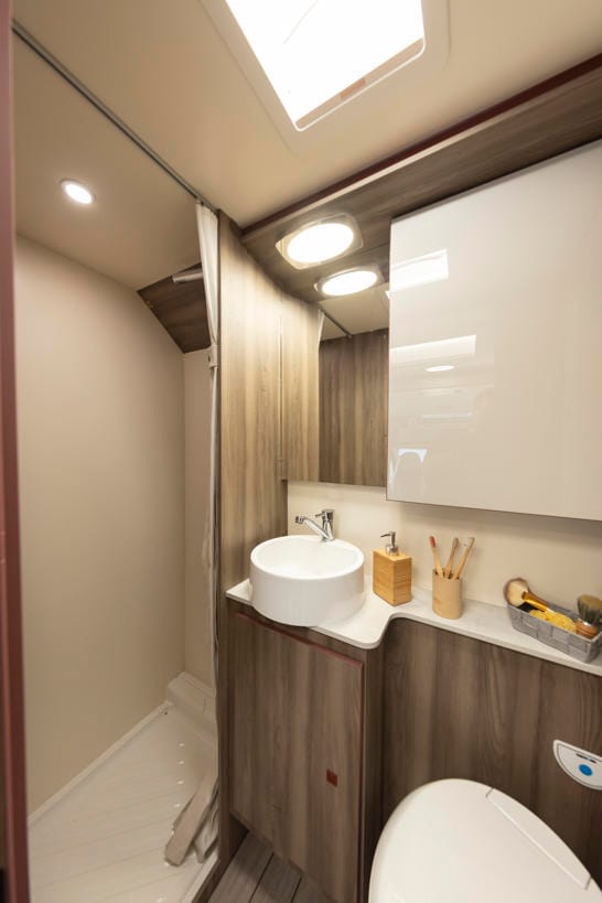 Kronos 590 Roller Team Motorhome Hire Fleet Hampshire 81 | 365 Camper Hire #Kronos 590 Roller Team Motorhome Hire Fleet Hampshire Bathroom